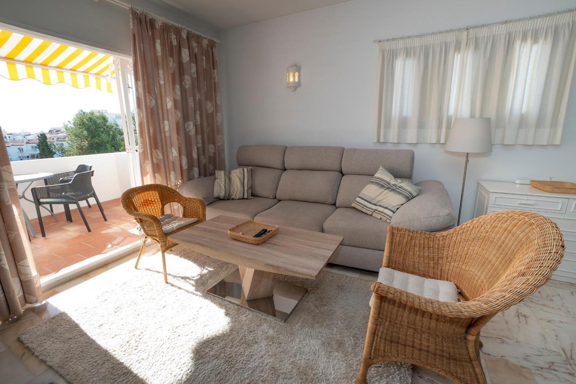 Residensol 13 Menyber Apartment เนร์คา ภายนอก รูปภาพ