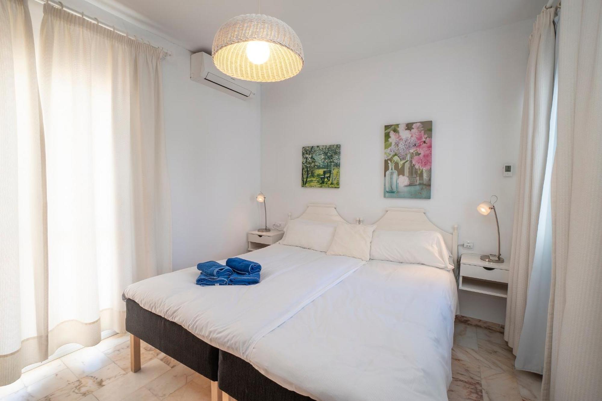 Residensol 13 Menyber Apartment เนร์คา ภายนอก รูปภาพ