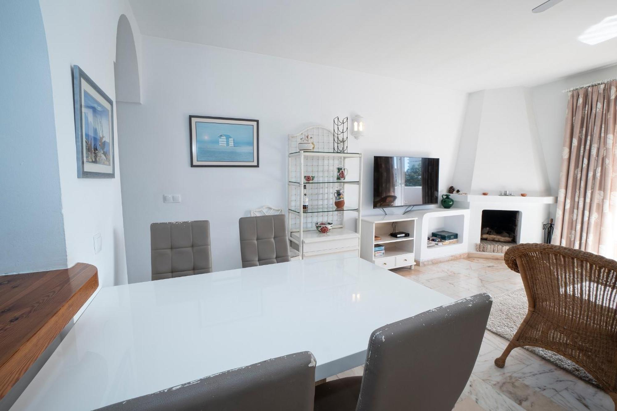 Residensol 13 Menyber Apartment เนร์คา ภายนอก รูปภาพ