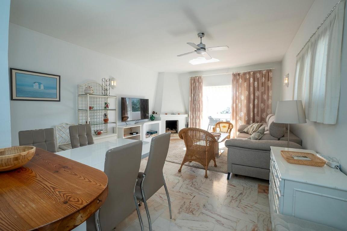 Residensol 13 Menyber Apartment เนร์คา ภายนอก รูปภาพ