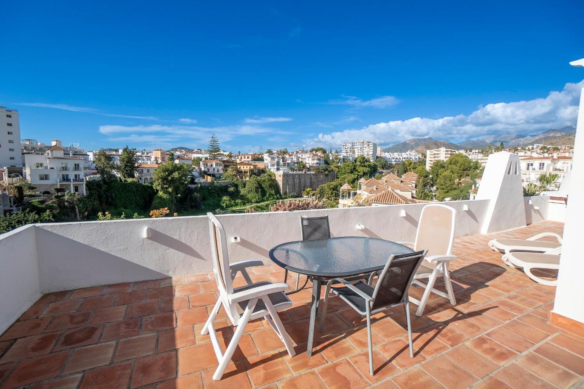 Residensol 13 Menyber Apartment เนร์คา ภายนอก รูปภาพ